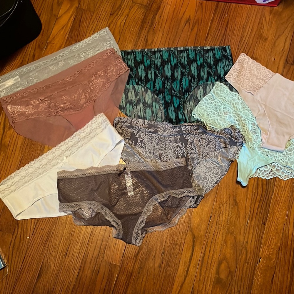 8 Pair Women’s XL panties